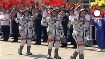 China lanza su cuarta nave espacial con la primera mujer astronauta