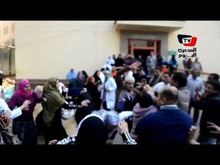 بلطجية يعتدون علي الأطباء والممرضات أثناء اضرابهم بمستشفي بالمنصورة