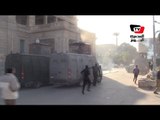 مدرعات الأمن تقتحم جامعة القاهرة وتطلق الغاز في اشتباكات مع طلاب الإخوان