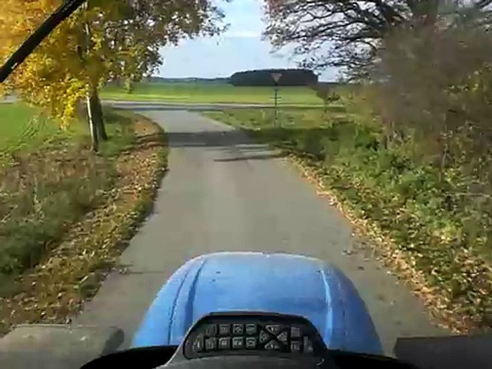 New Holland TSA 135 Plus mit Knies Viehanhänger