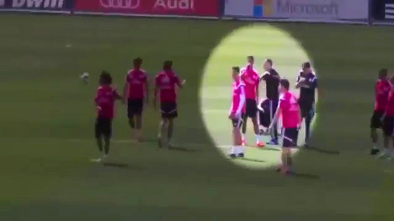 Marcelo ve James, Ronaldo'yu hipnotize etti
