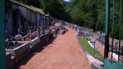 Fantôme Filmé dans un Cimetière juillet 2014 france