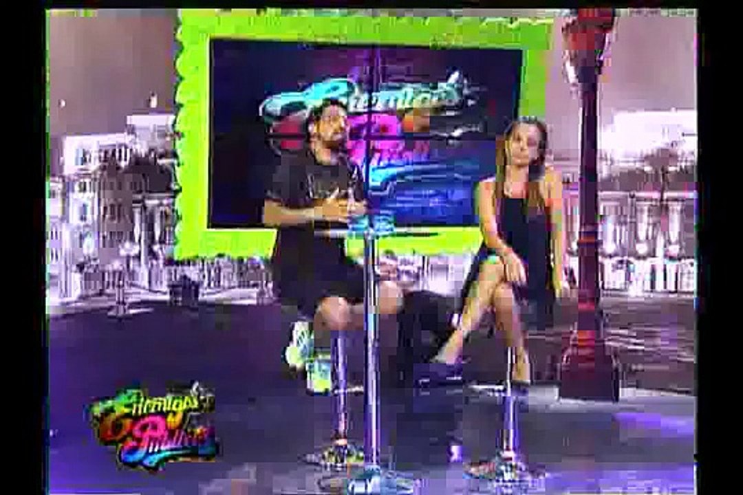 Phillip Butters barre el piso con Aldo Miyashiro y ENEMIGOS PÚBLICOS