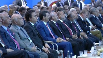 Davutoğlu: "Yeni ve İnsan Onuruna Dayalı Bir Anayasa'yı Kaleme Alacağız"