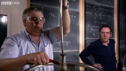 Ben Miller experiments with superfluid helium - Horizon: What is One Degree? - BBC Two