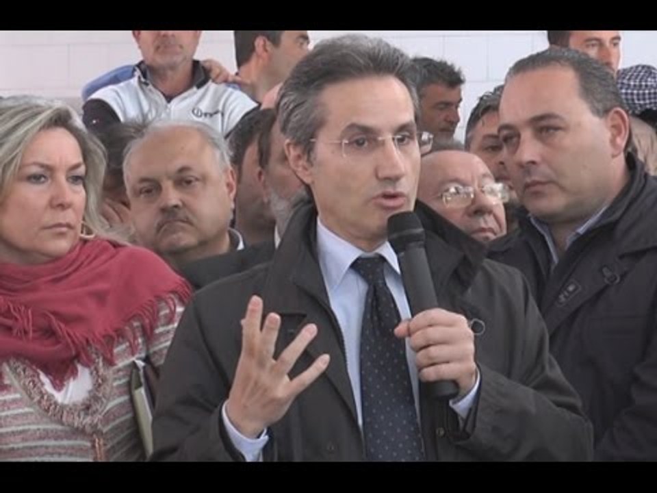 Carinaro (CE) - Indesit, Caldoro: "Proposta della Regione per salvare stabilimento" (30.04.15)