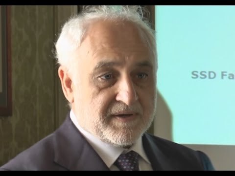 Napoli - Marfella presenta il farmaco ''sospeso'' per le mamme della Terra dei Fuochi (30.04.15)