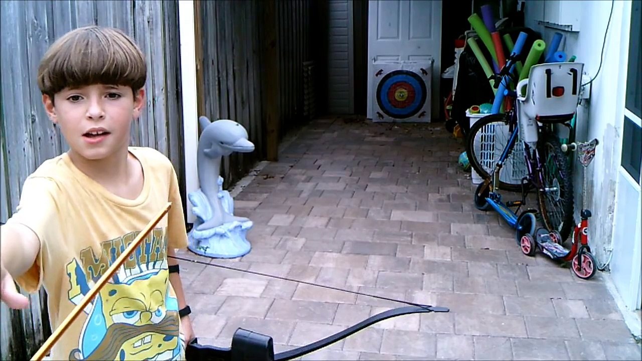 Kids Making Money From Shooting Archery - Recurve Bow Target Practice Contest