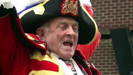 Bébé royal: des fans "au-delà de l'excitation" devant l'hôpital