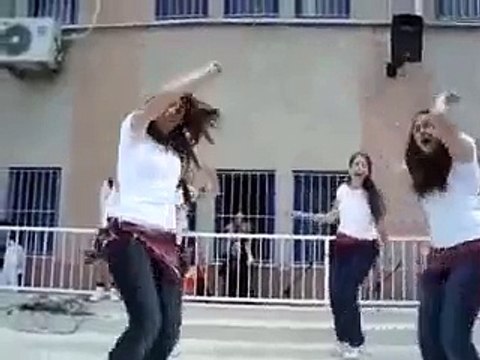 رقص في حفلة تعارف الكليه قلب قلب