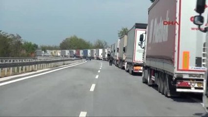 Edirne - Bulgaristan'da 'Rüşvet' Operasyonu, Kapıkule'de 15 Kilometre Tır Kuyruğuna Neden Oldu