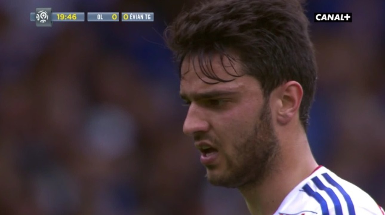 le joli but sur coup franc de Clément Grenier lors de Lyon - Evian TG