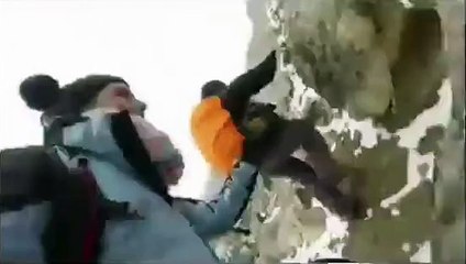 Nepal earthquake Moment British woman caught in avalanche