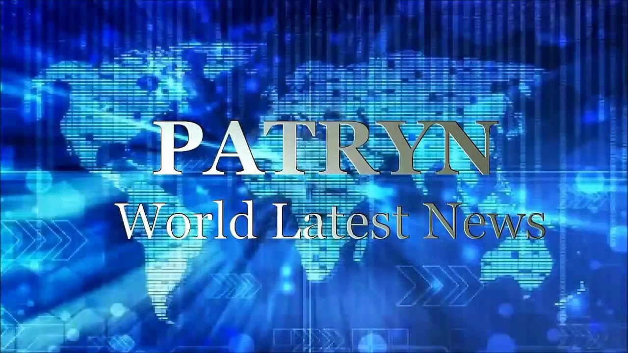 Pope's peace doves attacked by crow and seagull