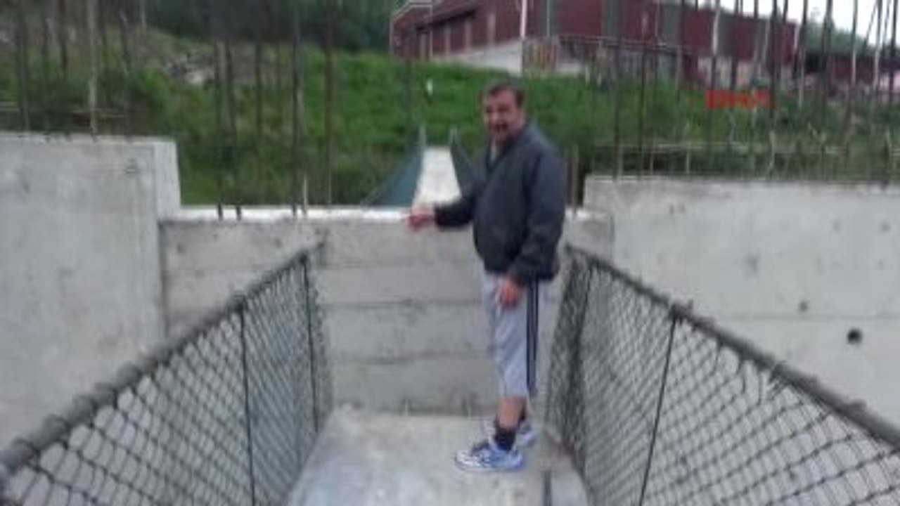 Rize?de Fıkra Gibi Asma Köprü