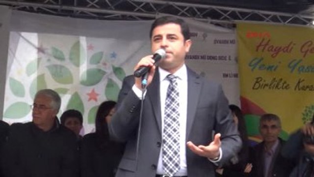 Hdp Eş Genel Başkanı Selahattin Demirtaş Paris'te 3