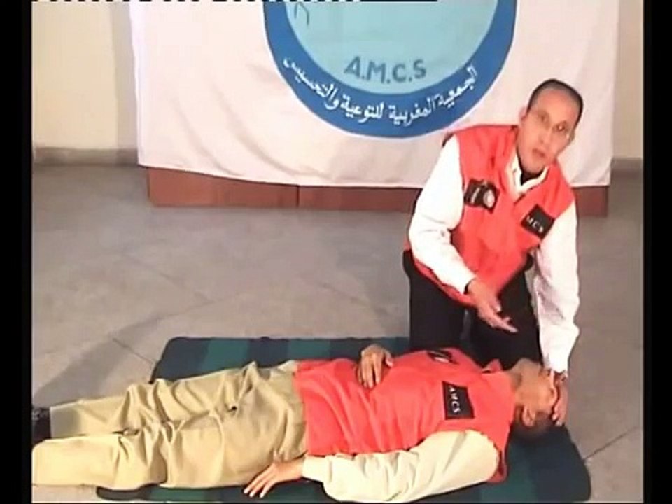 الإسعافات الأولية مصاب فاقد الوعي ويتنفس