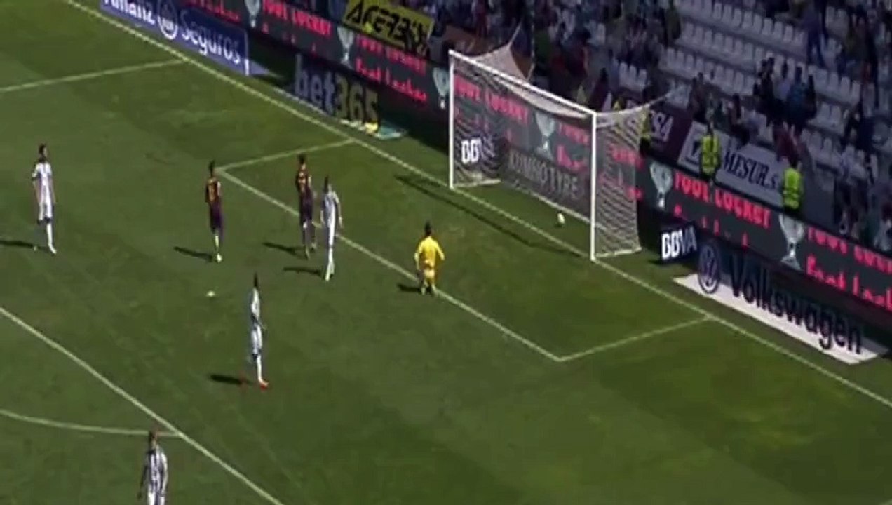 Luis Suarez Goal - Cordoba vs Barcelona 0-2 ( La Liga ) 2015