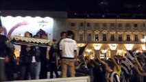 Festeggiamenti Scudetto Juventus: i tifosi cantano l'inno