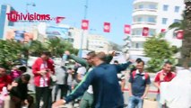 الجزائريون يشاركون التونسيين في احتفال العمال في شارع الحبيب بورقيبة