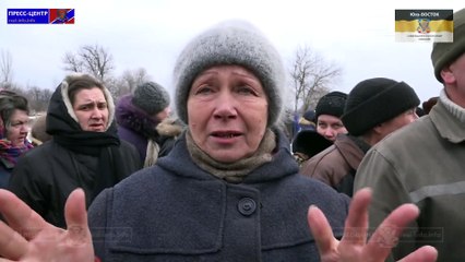 Раздача гуманитарной помощи пострадавшим от войны мирным жителям посёлка Чернухино