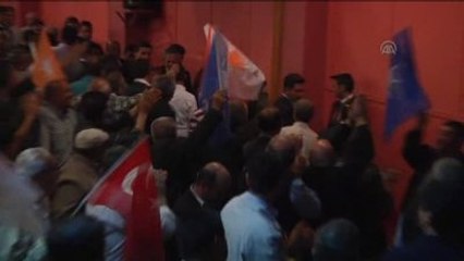 Arınç: "Bu Hükümetin Dimdik Ayakta Devam Etmesi Lazım"