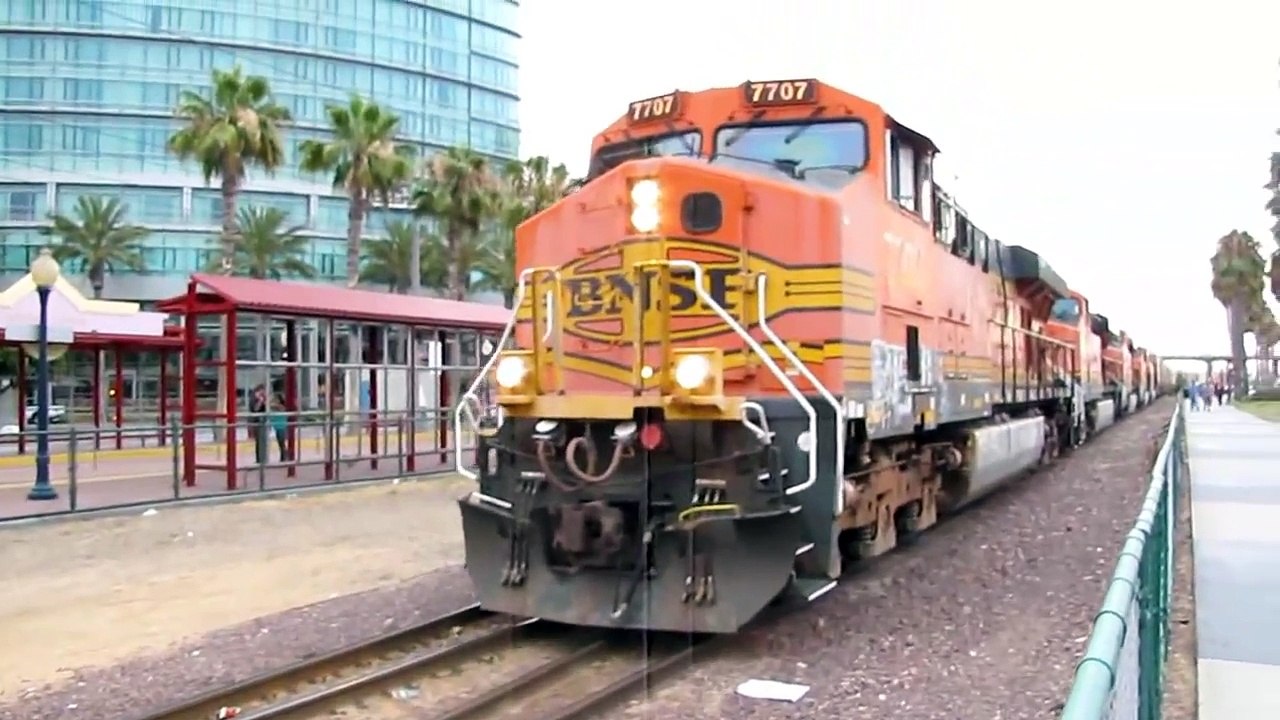 *BNSF Train vs Padre Fans (Almost hit) MUST SEE!*