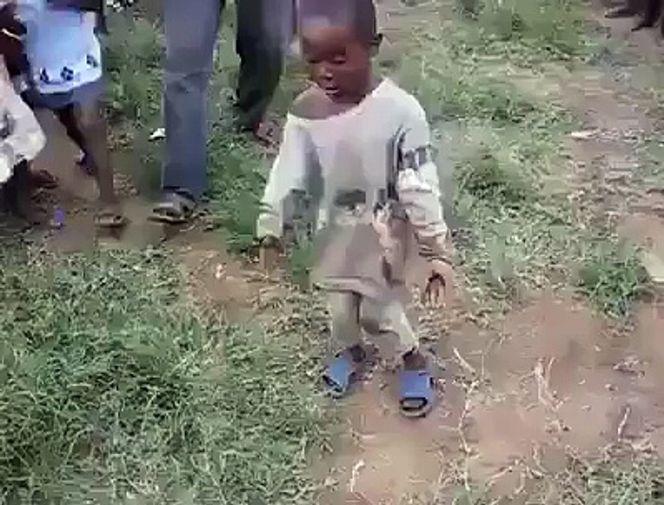 Şu Minikteki Yeteneğe Bakın