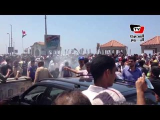 أنصار مرسي يقطعون كورنيش الإسكندرية