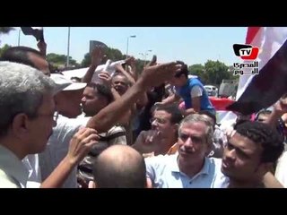 «مؤيدو مرسي»: إنقلاب على الشرعية.. ومعارضوه: أهلا بـ«منصور»