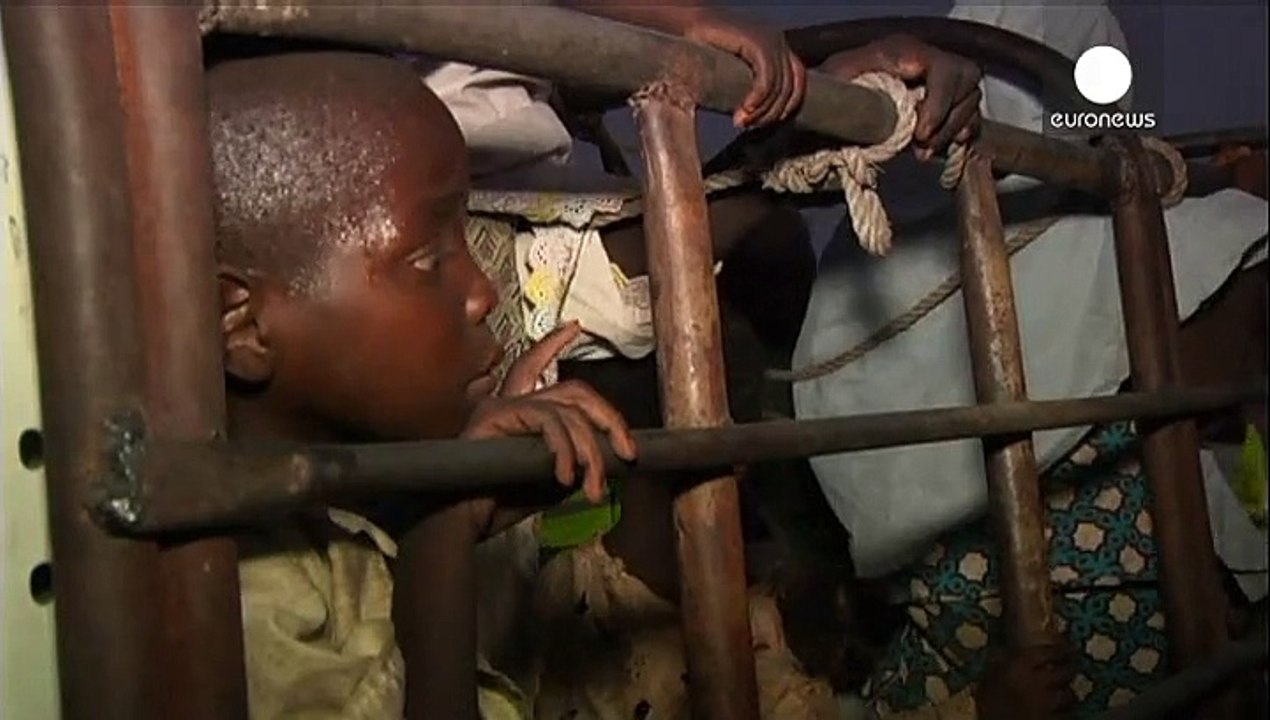 Nigerianische militär befreit fast 700 boko haram-gefangene