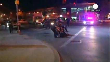 Baltimora (USA): quinta notte di coprifuoco (immagini forti)