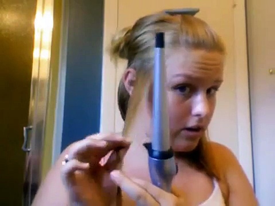 blond curling iron