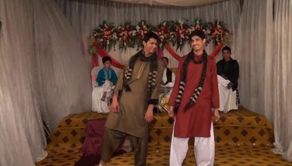 YO BRO's Hamza And Bilal Meahndi Dance