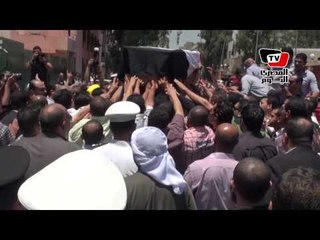 الشرطة تهتف «إرحل يامرسي» في جنازة شهيدها