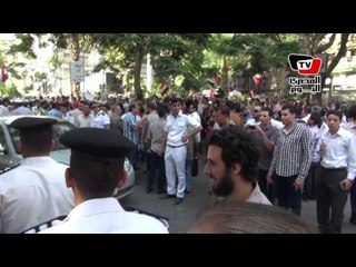 مثقفون: يسقط حكم المرشد، اسلاميون: يسقط كارل ماركس