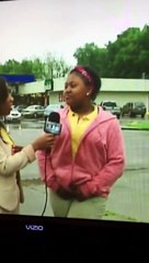 Une fille se fait pipi dessus en direct à la TV