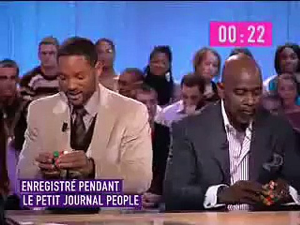 Will Smith solves the Rubik's Cube live on air