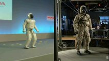 ASIMO vs PETMAN [Most Advanced Humanoid Robots] JAPAN vs USA