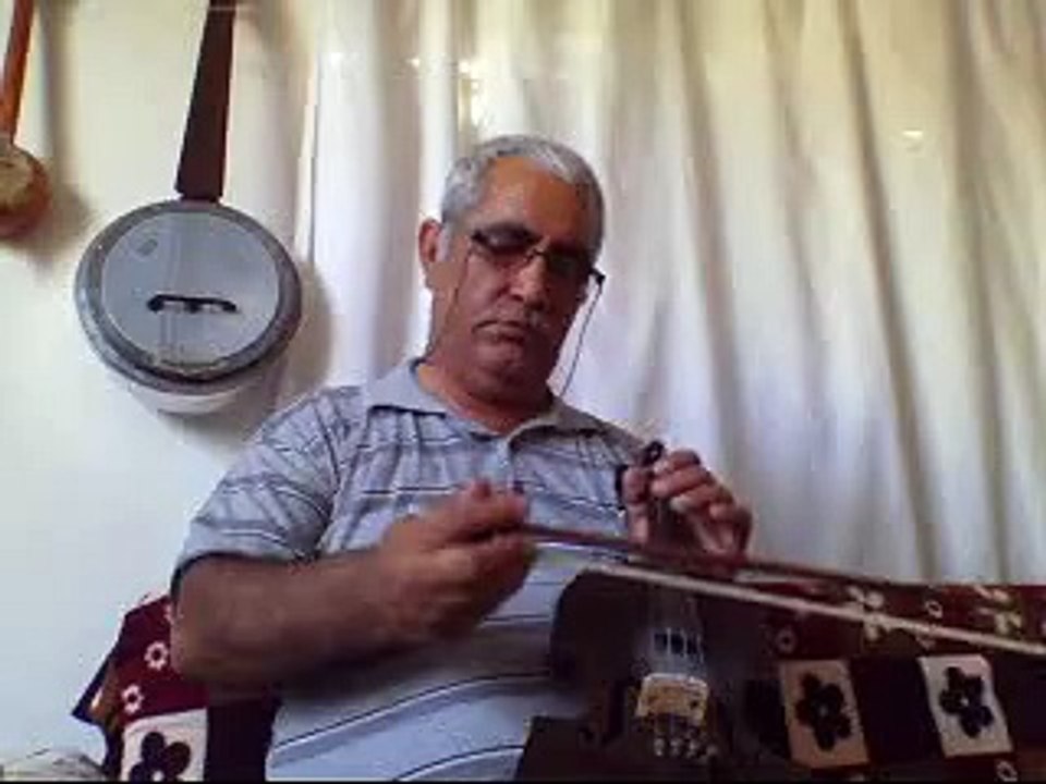 Mut'lu Fikri Demir.MUT TÜRKÜSÜ= - Zeytin Dalları - (Anonim) Zeybek-Kemene ile- Mut Yöresi - amatör videom.