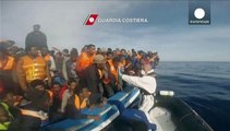 خفر السواحل الايطالي ينقذ المزيد من المهاجرين غير الشرعيين القادمين من السواحل الليبية