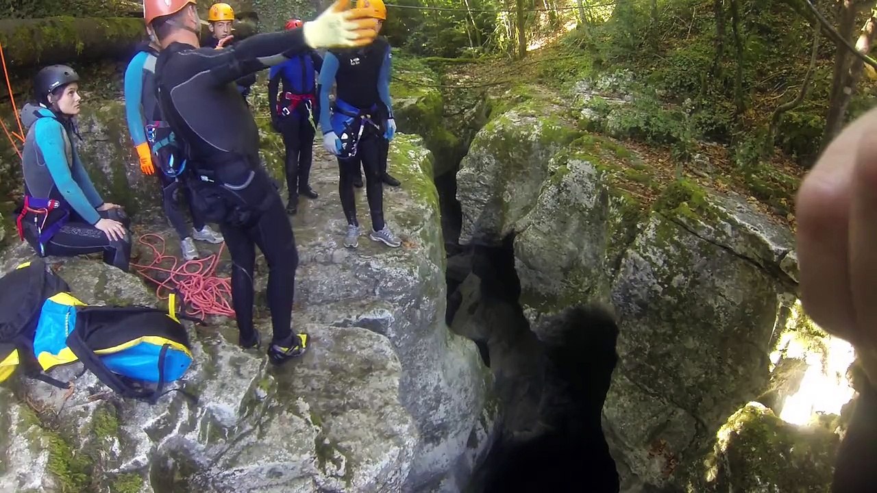 Régis fait du canyoning
