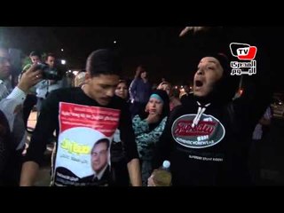 مناصر لـ«مبارك» يهدد بحرق نفسه احتجاجاً على ترحيله