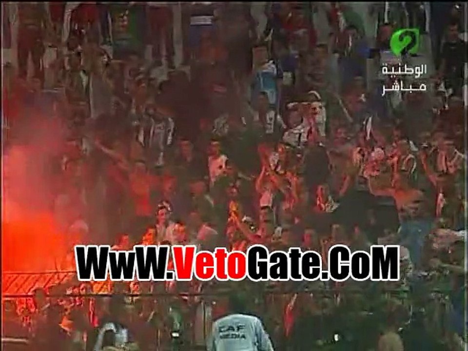 لاعبى مولوديه العلمة يشعلون"الشماريخ"فرحا بالتأهل بأفريقيا