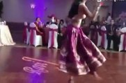 Aaja Nachle Mehndi Dance Gorgeous Girl