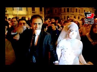 «زفة عروسين».. توقف الاشتباكات في المنصورة