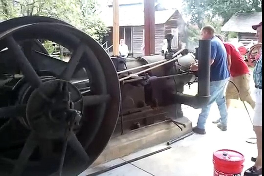 100 hp Chicago Pneumatic Diesel hit and miss flywheel engine