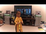 Bruce Lee hayranı 5 yaşındaki çocuktan muhteşem nunchaku gösterisi