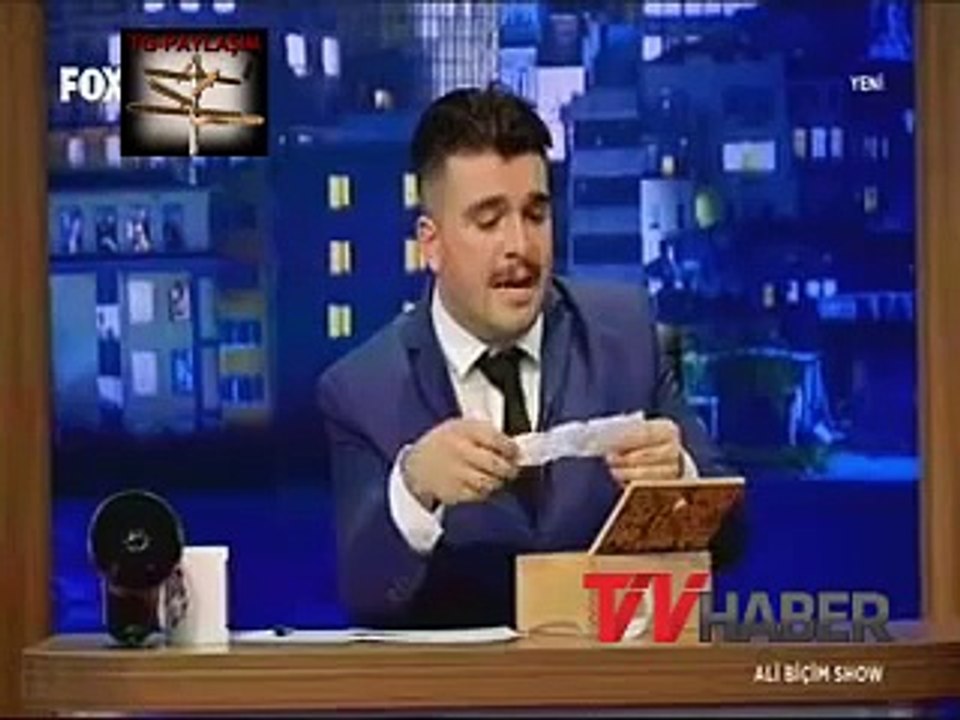 Kiraz Mevsimi Dizisi Oyunucusu Nilperi Şahinkaya Kucak Dansı Hayranlığı