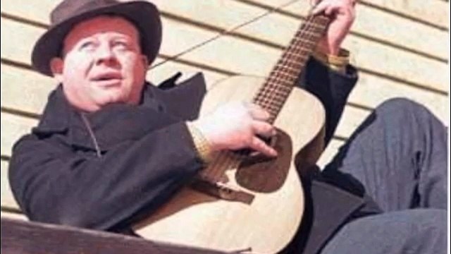 Burl Ives - The original recording of Ghost Riders In The Sky